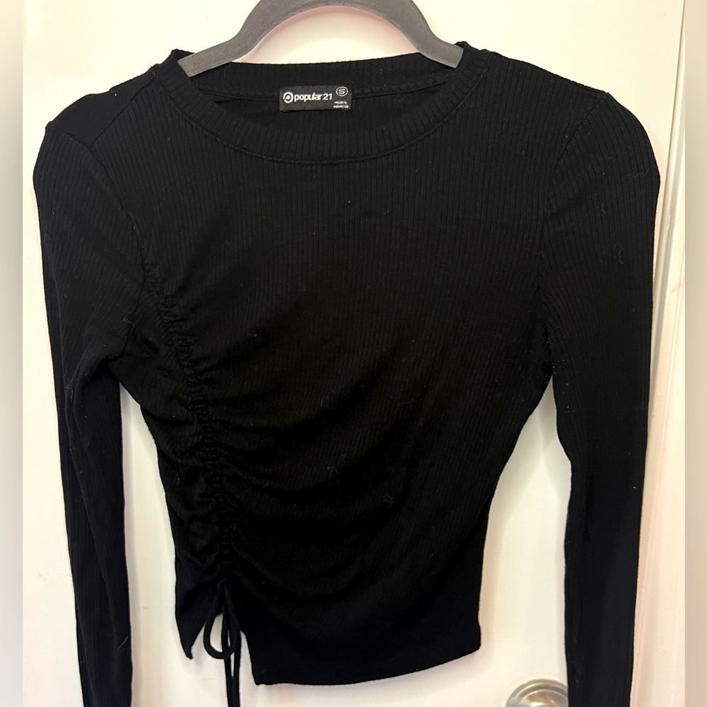 Black long sleeve with scrunch size touch